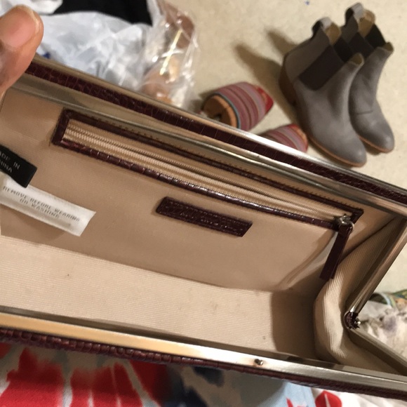 Ann Taylor croc embossed leather clutch. NWOT - Picture 5 of 5